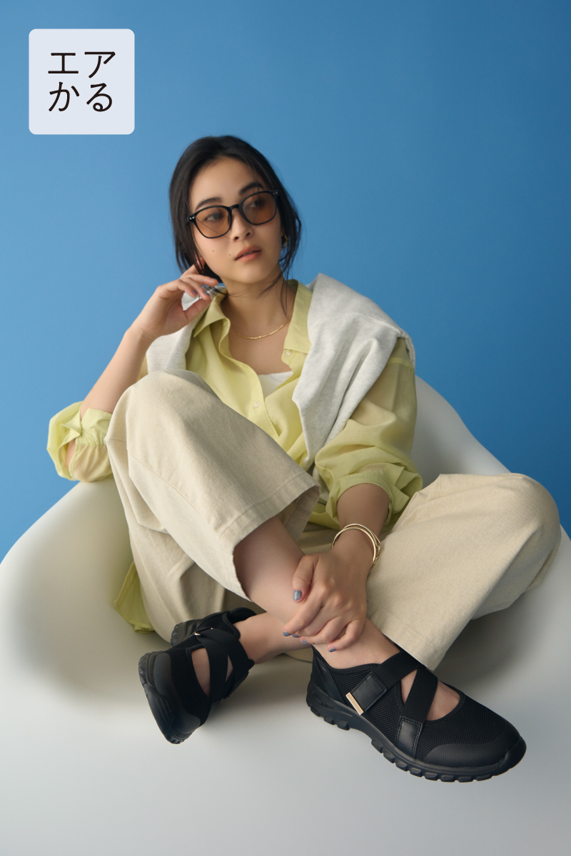 エアかるクッションコードスニーカー.jpg